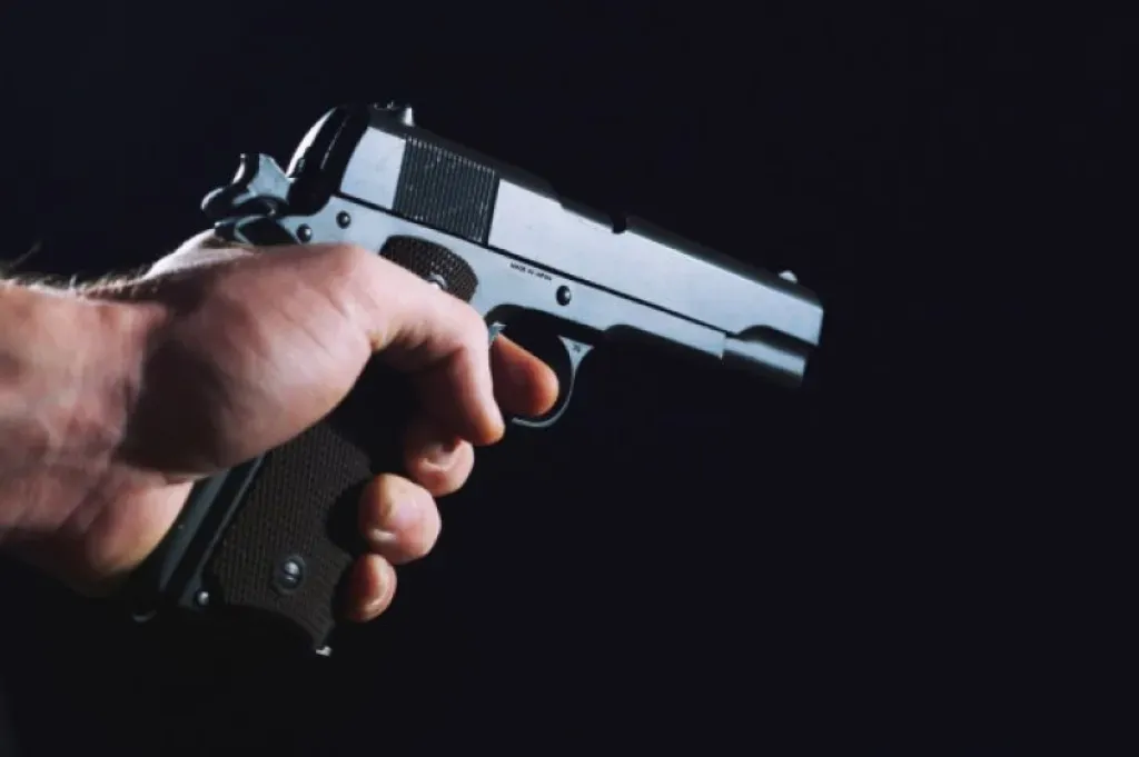 У Світловодську сімейна суперечка переросла в стрілянину: поранено чоловіка