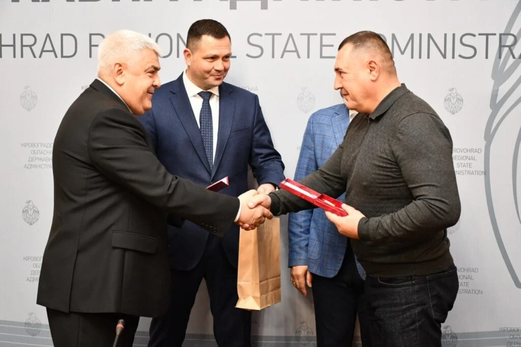 У Кропивницькому вшанували працівників транспорту та дорожньої галузі: нагороди до професійного свята