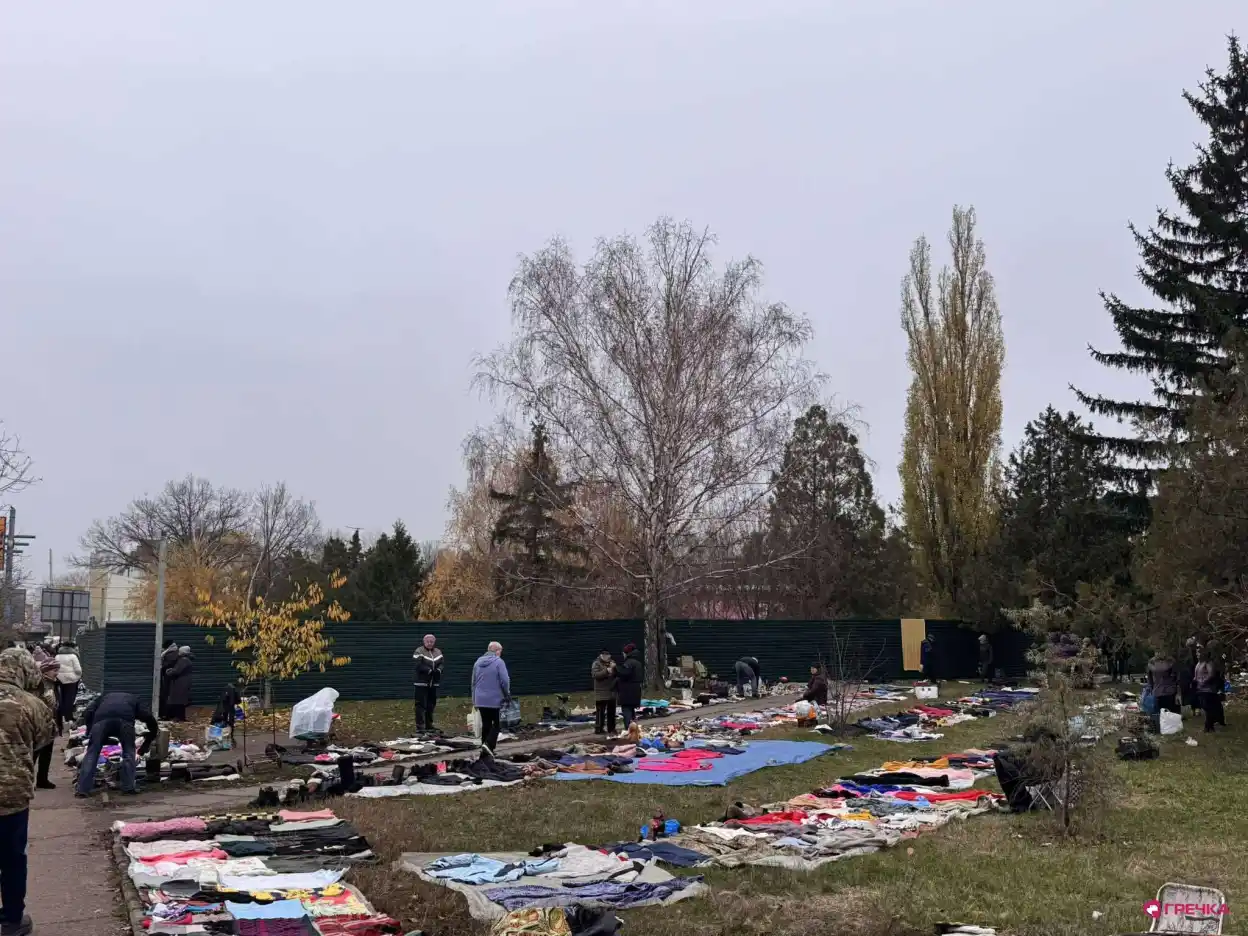 Сквер Слави в Кропивницькому обгородили парканом: що відомо про орендарів ділянки