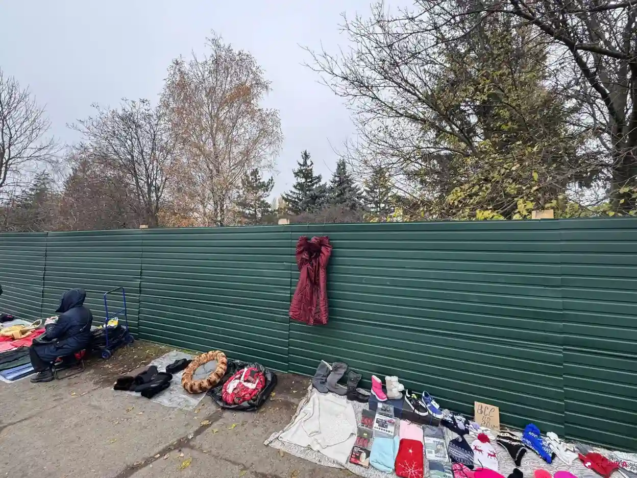 Сквер Слави в Кропивницькому обгородили парканом: що відомо про орендарів ділянки