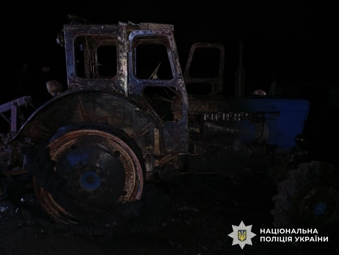На Кіровоградщині чоловік підпалив трактор родича: триває слідство