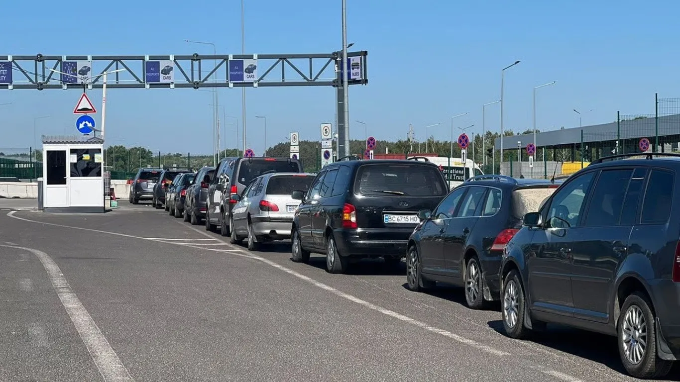 Румунія посилює вимоги для українських водіїв на кордоні