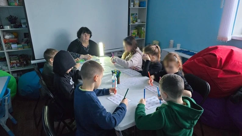 Хібукі-терапія в Кропивницькому: як “собака-обіймалиця” допомагає дітям відновлюватися після травм війни