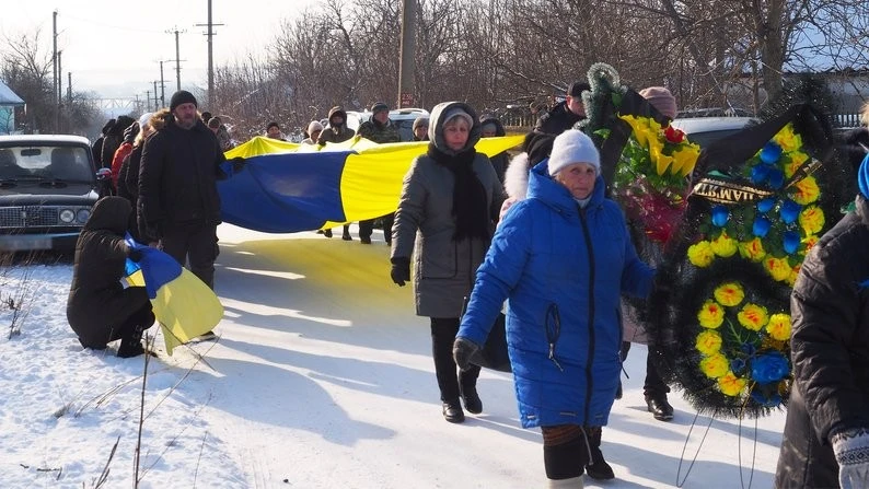 Гайворон прощався з військовим Андрієм Молвінським: місто оголосило День жалоби