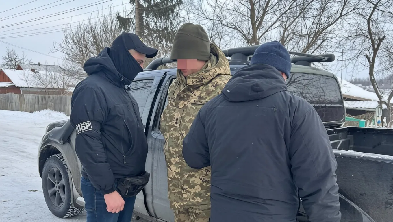 «Квиток» у дезертирство під тиском: на Одещині затримали посадовця навчального центру