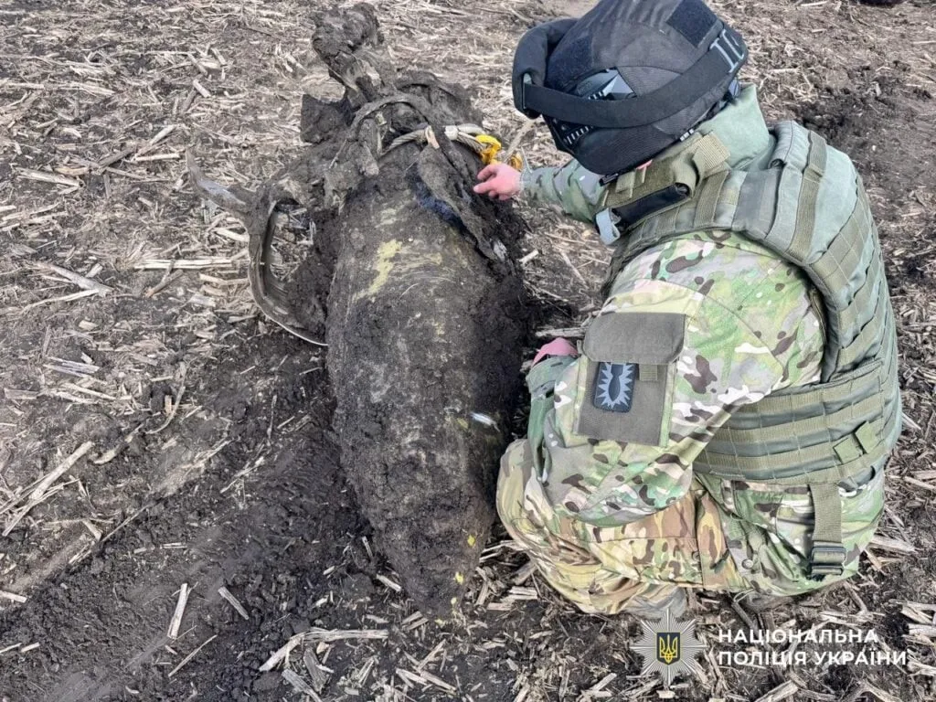 Контрольований вибух у полі: на Кіровоградщині знешкодили небезпечний трофей окупантів