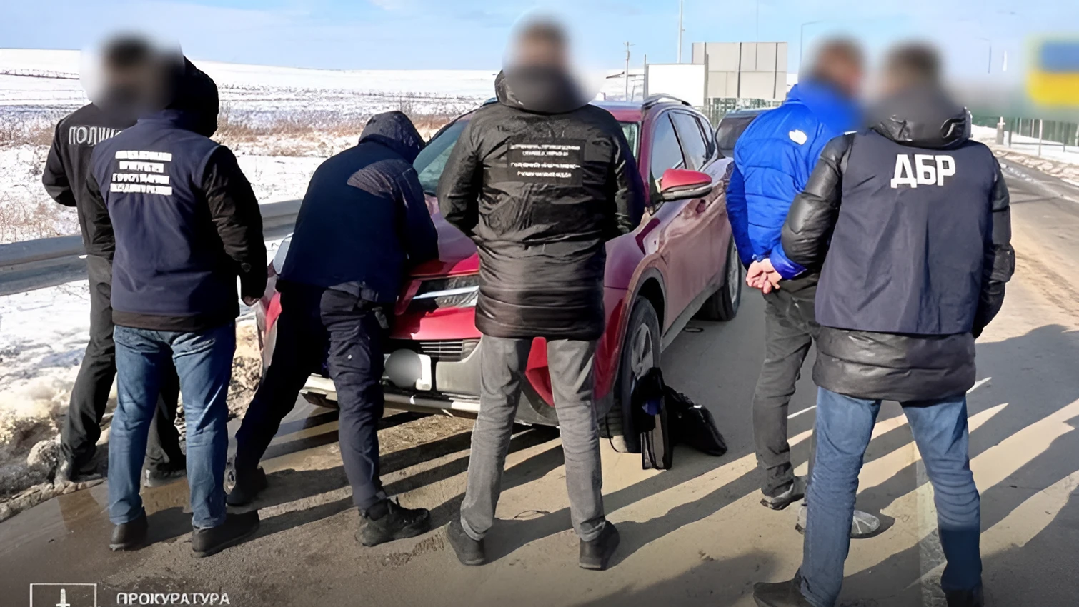 Скандальна схема з паспортами пенсіонерів: львівський митник Сергій Писко звільнився після викриття
