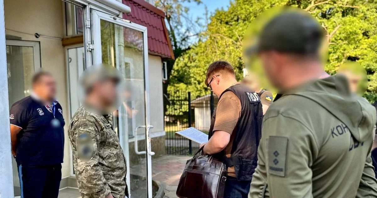 Мільйони за фіктивні накази: на Одещині викрили топкомандування військової частини