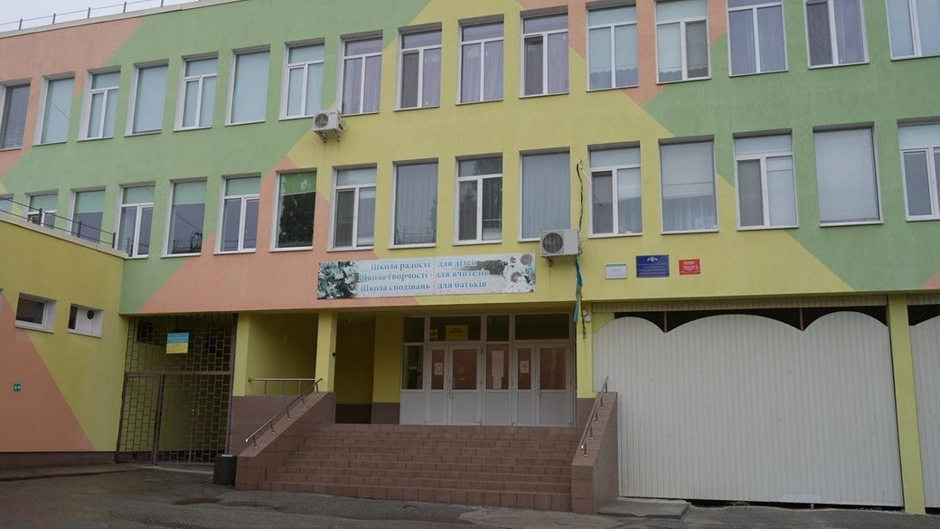 У Кропивницькому дев’ятикласник потрапив до лікарні з ножовими пораненнями після сварки у класі
