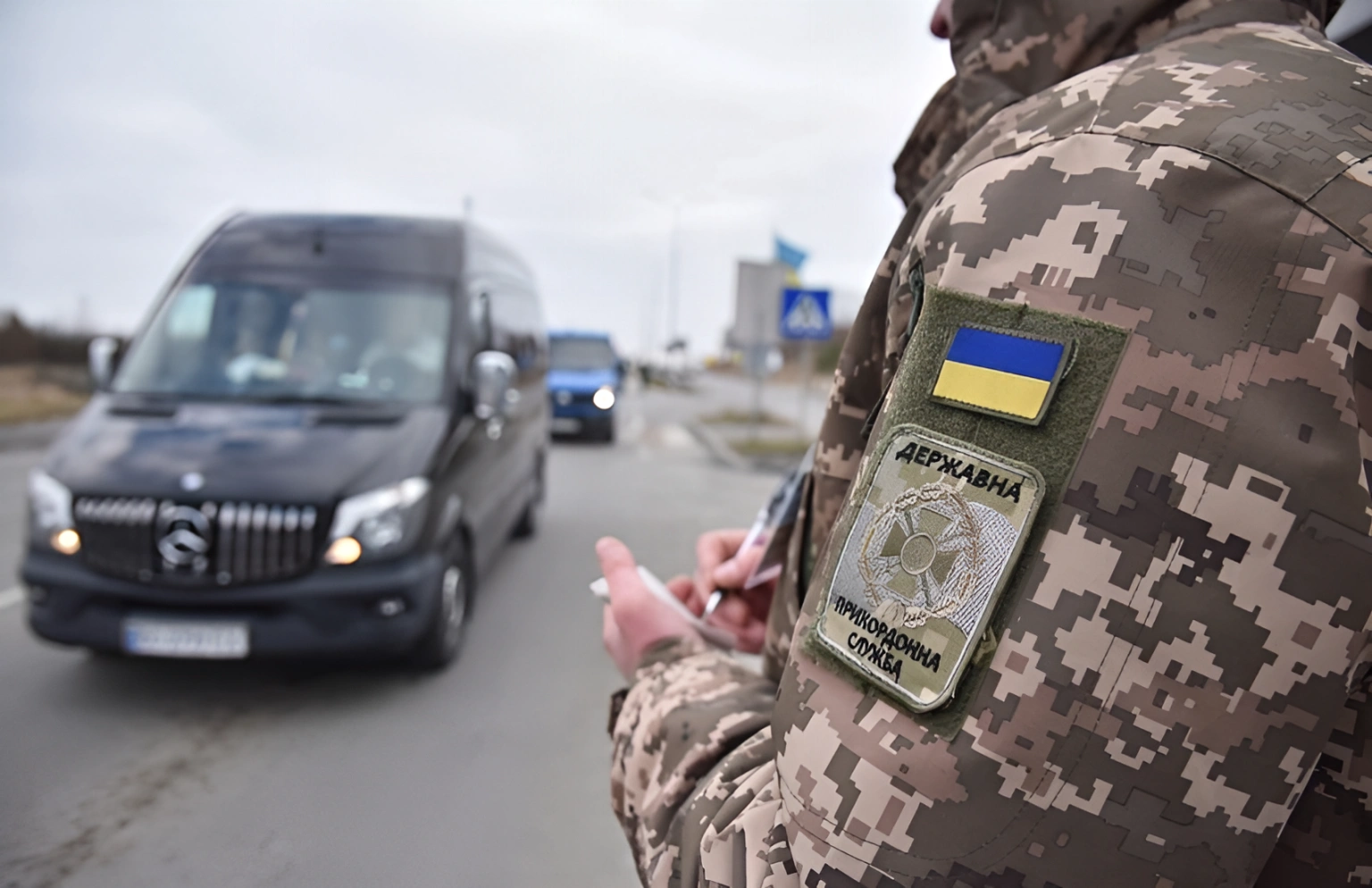 Міжнародна підтримка допоможе запровадити «єЧергу» для авто