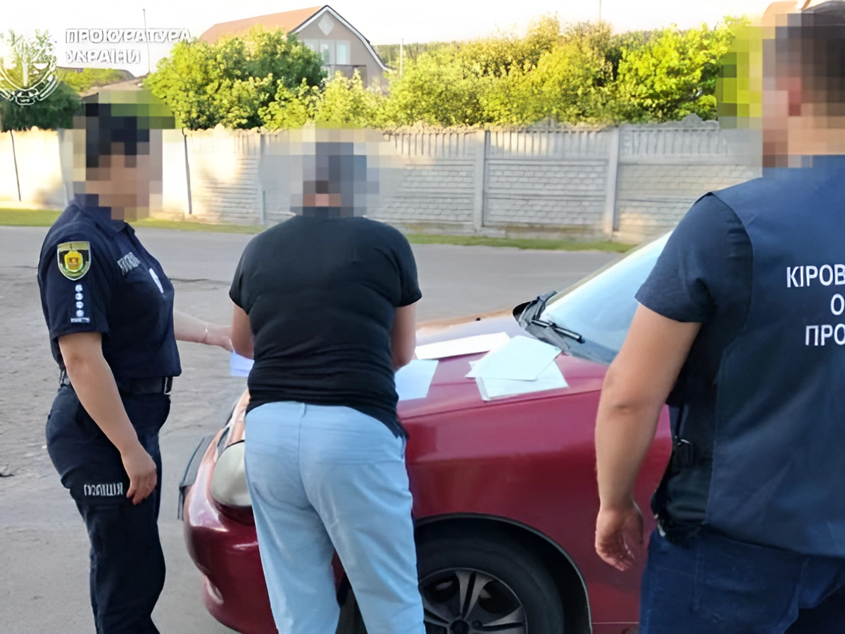 Майже пів мільйона збитків: підозра директорці ліцею через махінації з вугіллям