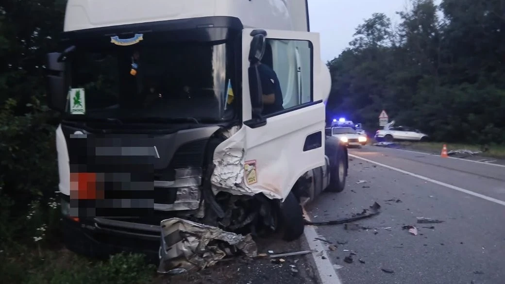 Троє людей загинули внаслідок жорсткої автотрощі на Кіровоградщині