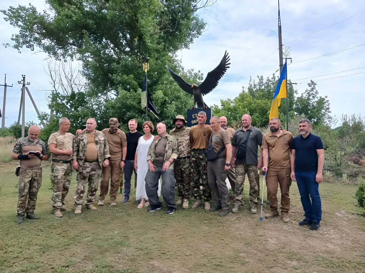 Ветеран із позивним Змій власноруч звів величний меморіал добровольцям на Кіровоградщині